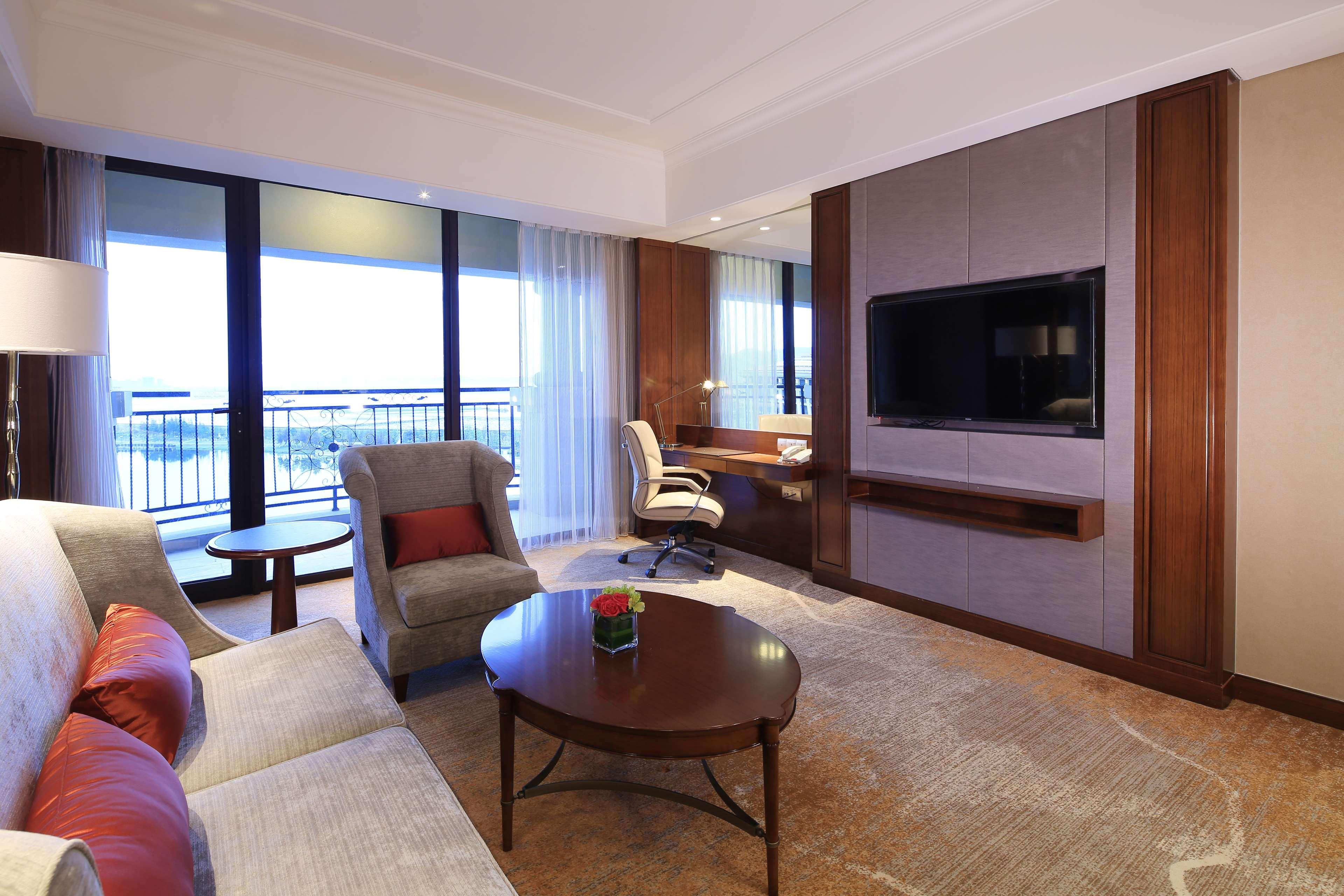 Doubletree By Hilton Ningbo - Chunxiao Otel Dış mekan fotoğraf