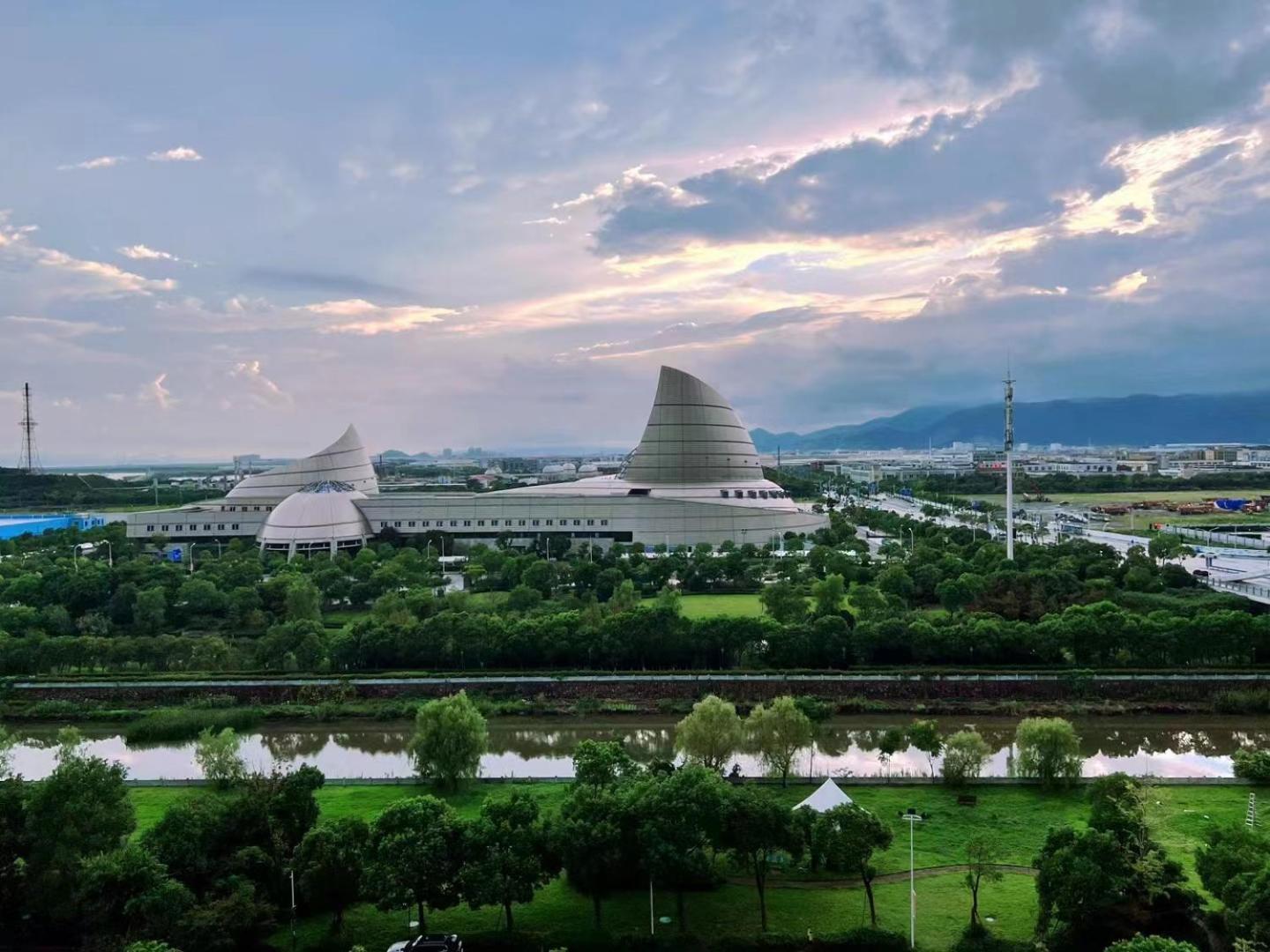Doubletree By Hilton Ningbo - Chunxiao Otel Dış mekan fotoğraf