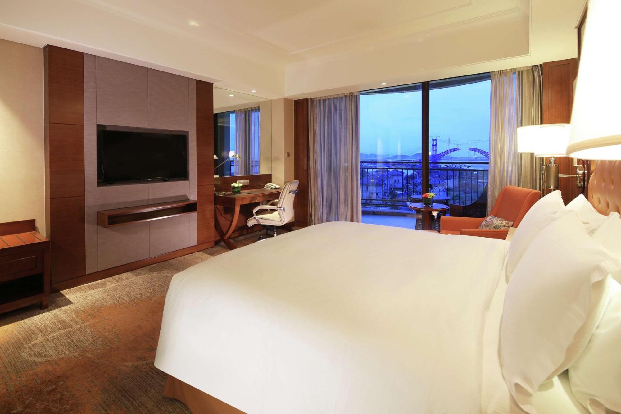 Doubletree By Hilton Ningbo - Chunxiao Otel Dış mekan fotoğraf